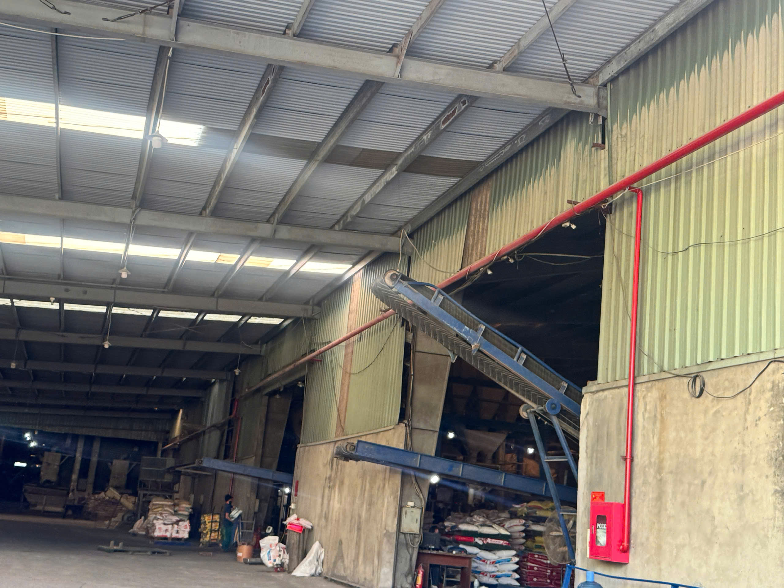 kho cụm công nghiệp quất động